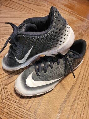 Nike Kids' Black/White Athletic Cleats